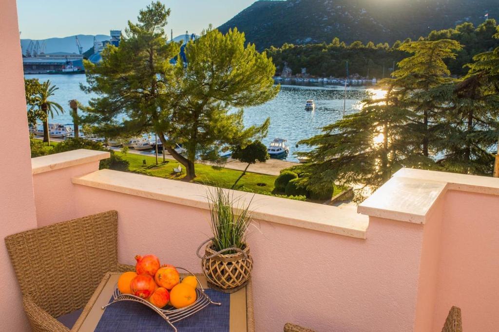 Apartment Karlo - Grad Ploce, Croatia Ploce  Kültér fotó